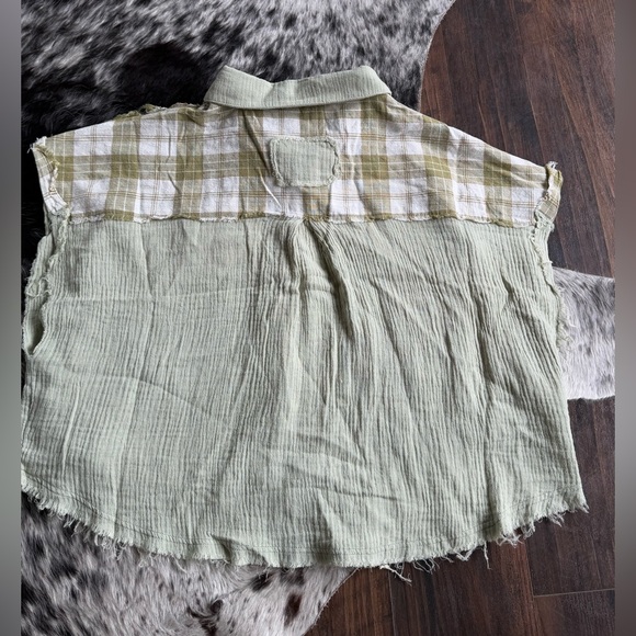 POL Cotton Gauze Plaid Patchwork Cropped Button Down - Picture 2 of 4